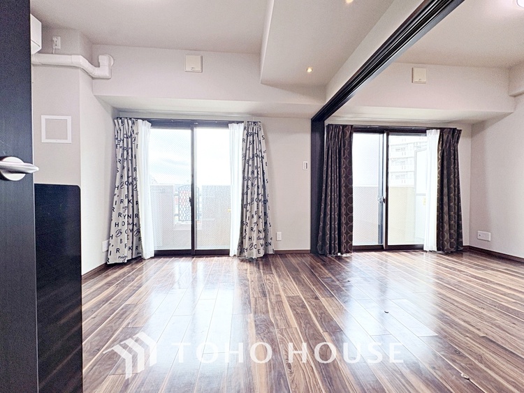 内装 ◆瀟洒な空間◆落ち着きのある彩が見事に調和させた瀟洒な空間を演出。ここに集まる家族の会話と笑顔が絶え間なく続く幸せな空間。