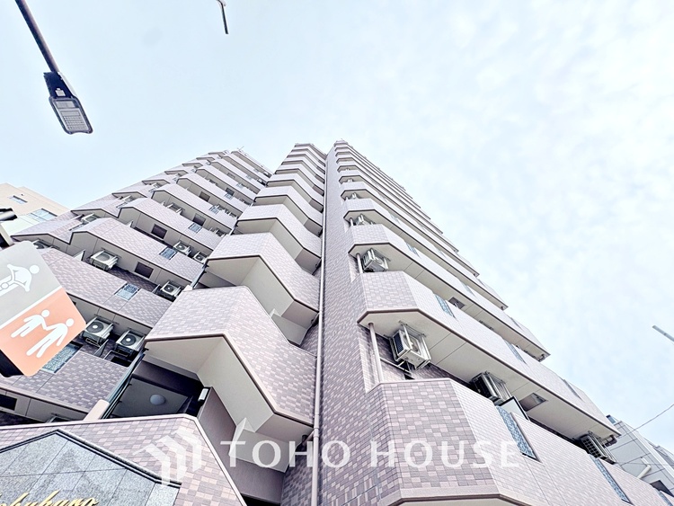 外観 漂う上質な空気感、マンションに入れば「おかえりなさい」と笑顔で迎えてくれるエントランス。最良の心配りを感じるマンションでした。