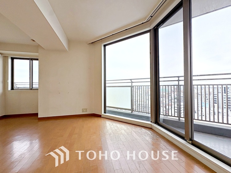 内装 ◆瀟洒な空間◆落ち着きのある彩が見事に調和させた瀟洒な空間を演出。ここに集まる家族の会話と笑顔が絶え間なく続く幸せな空間。