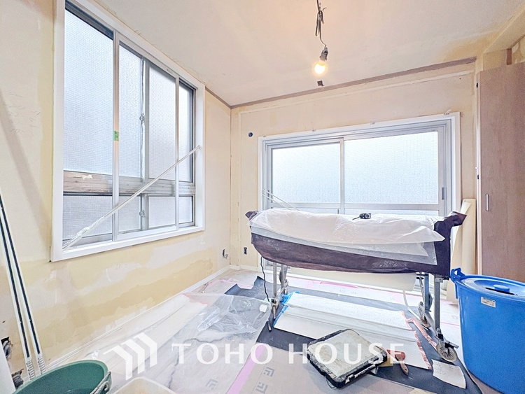 内装 【ROOM】感性を育むプライベートルームはシンプルでスマートな空間。好みの空間で読書をしたり、音楽を聞いたりと一人の時間も充実したものにできます。