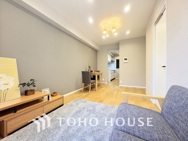 内装 広がりのある住空間、家族が集まるリビング・ダイニング