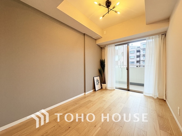 内装 採光もある洋室は、くつろぎのひと時を過ごすのにぴったり