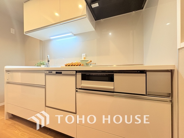 キッチン シンプルな部屋の雰囲気に溶け合うナチュラルキッチン