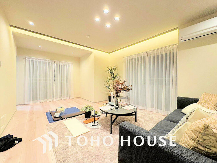 内装 家族みんなが爽やかに過ごせるように、光をたっぷり取り込んだLDK