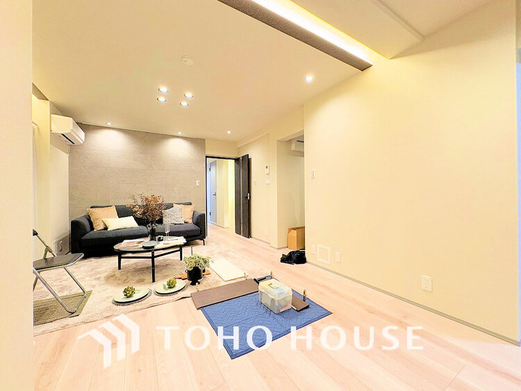 内装 上質な時間を育む暮らしのメインステージ。寛ぎとコミュニケーションを育む居心地のよい場所