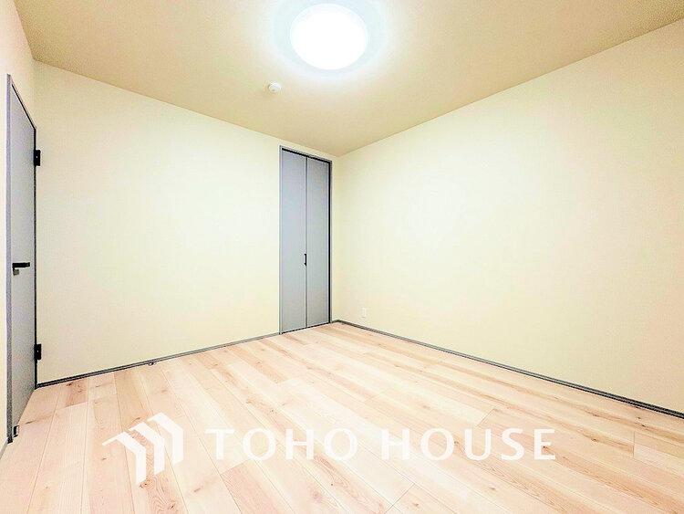 内装 シンプルですっきりとした室内は飽きのこない居心地の良い雰囲気