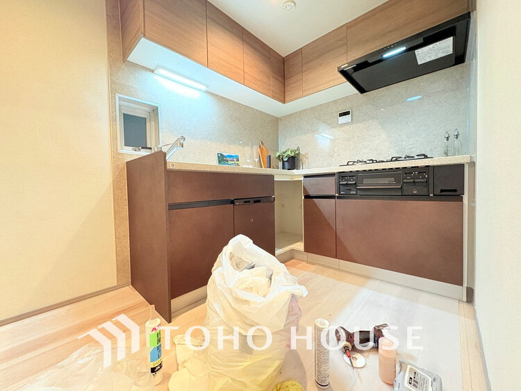 キッチン 落ち着きのあるカラーで統一された清潔感と気品が溢れるキッチン