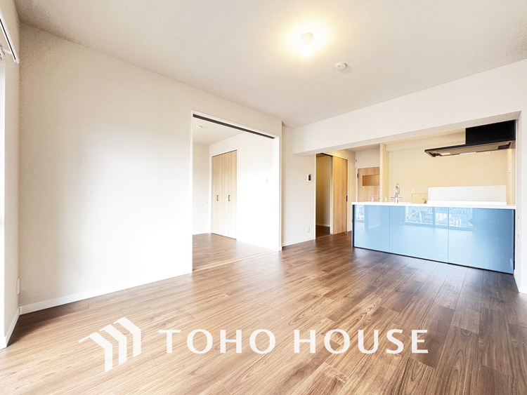 内装 広がりのある住空間、家族が集まるリビング・ダイニング