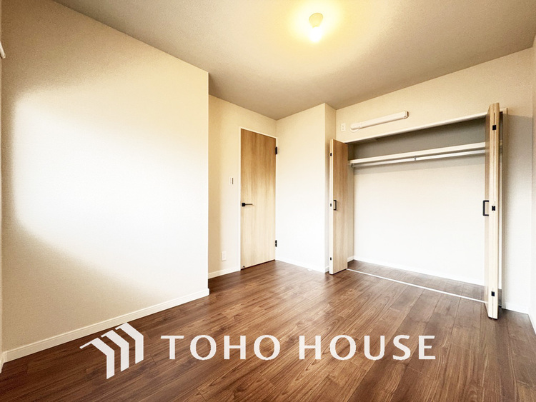 内装 シンプルですっきりとした室内は飽きのこない居心地の良い雰囲気です