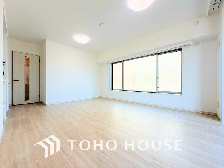 内装 家族みんなが爽やかに過ごせるように、光をたっぷり取り込んだLDK