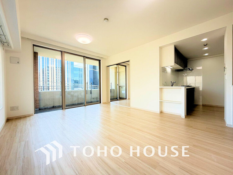 内装 上質な時間を育む暮らしのメインステージ。寛ぎとコミュニケーションを育む居心地のよい場所