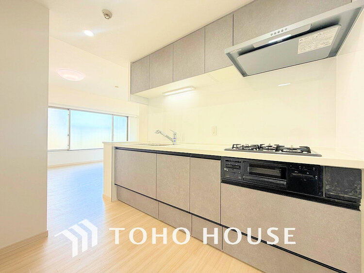 キッチン シンプルな部屋の雰囲気に溶け合うナチュラルキッチン