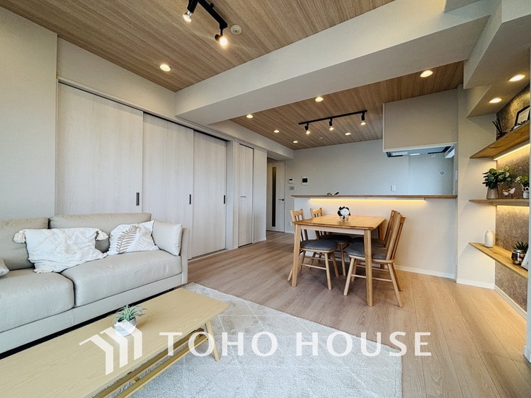 内装 ゆったりとくつろげる上質なリビングダイニング