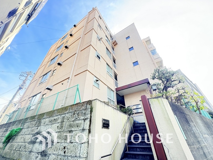 外観 〜専用庭付き3方角部屋〜南東向きのため陽当り良好〜2駅利用可「等々力」駅「尾山台」駅〜