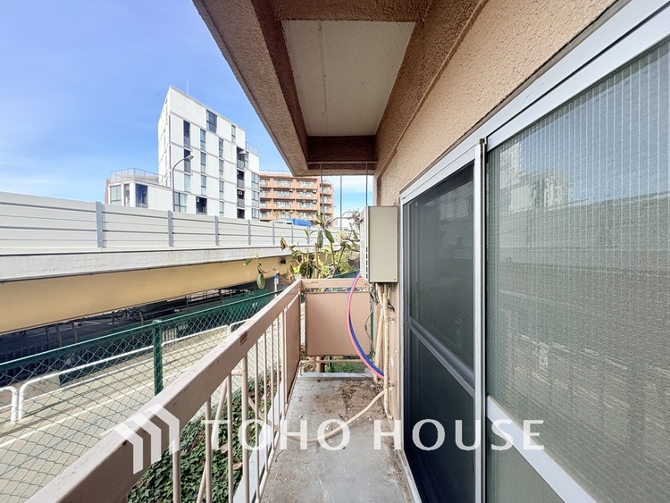 バルコニー 陽当たり良好なバルコニー