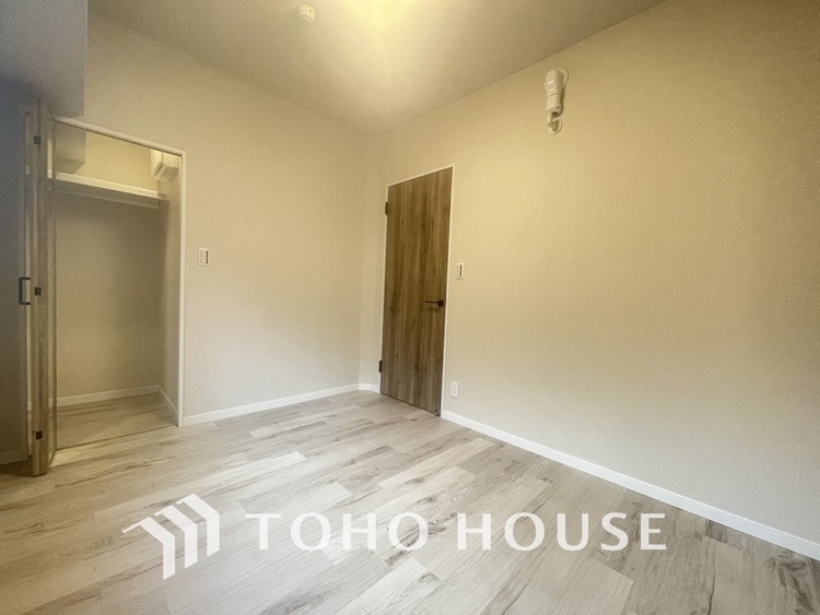 内装 シンプルですっきりとした室内は飽きのこない居心地の良い雰囲気です