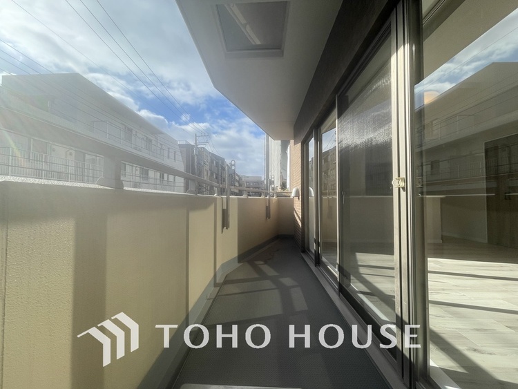 バルコニー 陽当たり良好なバルコニー