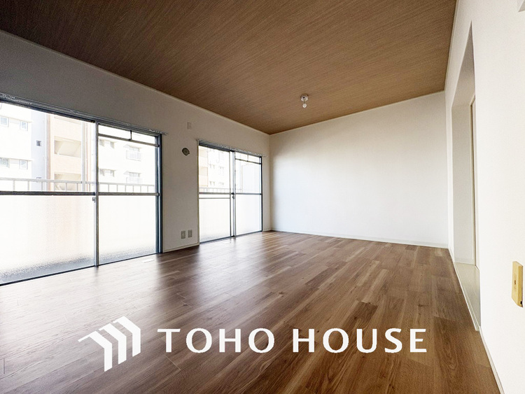 内装 柔らかな陽のそそぐ心地よいリビングダイニング