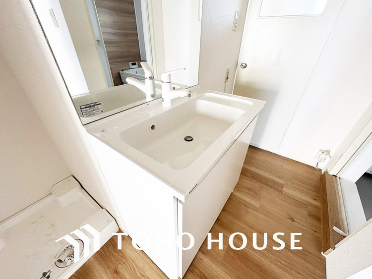 洗面 大きな洗面鏡付きの洗面化粧台