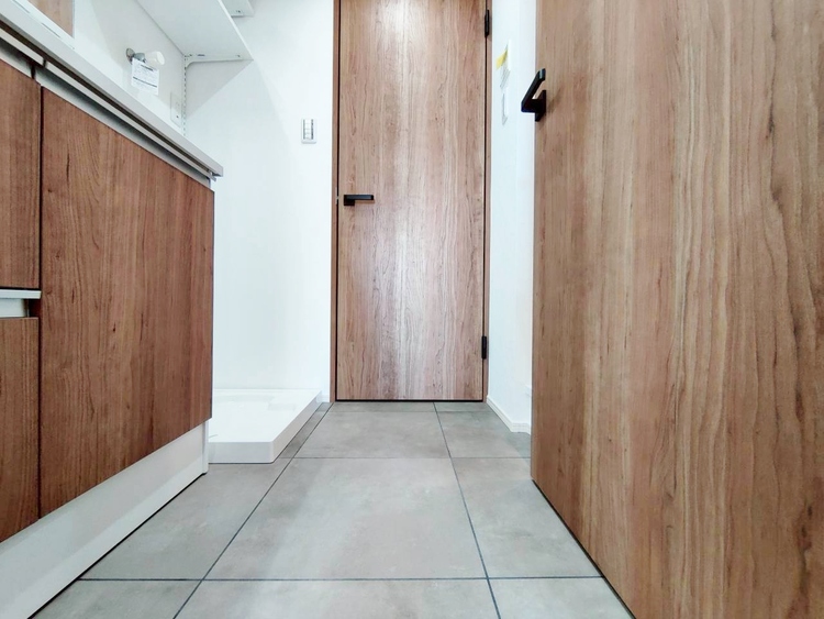 その他 十分な広さの脱衣所。