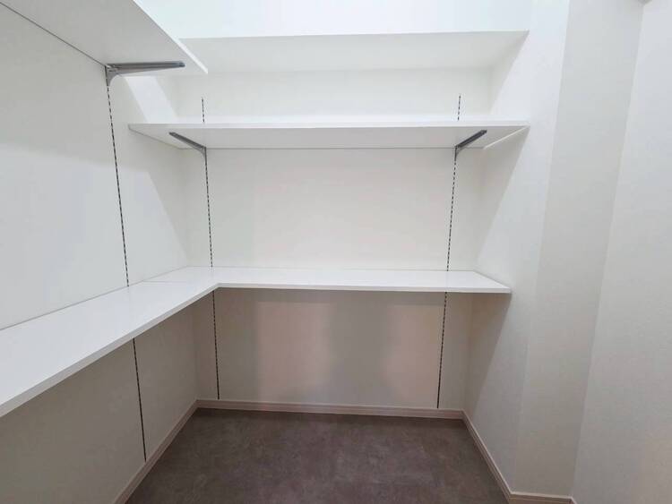 その他 収納スペースが付いていて、お部屋を広く使っていただけます。