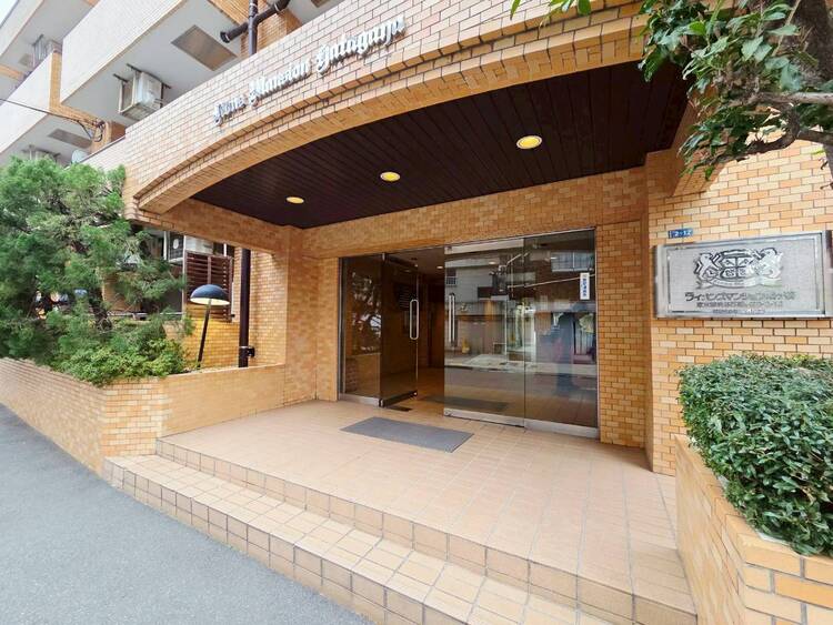 その他 上質感漂う玄関アプローチです。