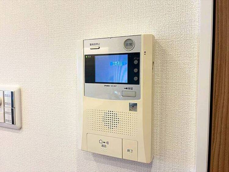 その他 誰が来てもわかる様にモニター付きインターホンを設置。