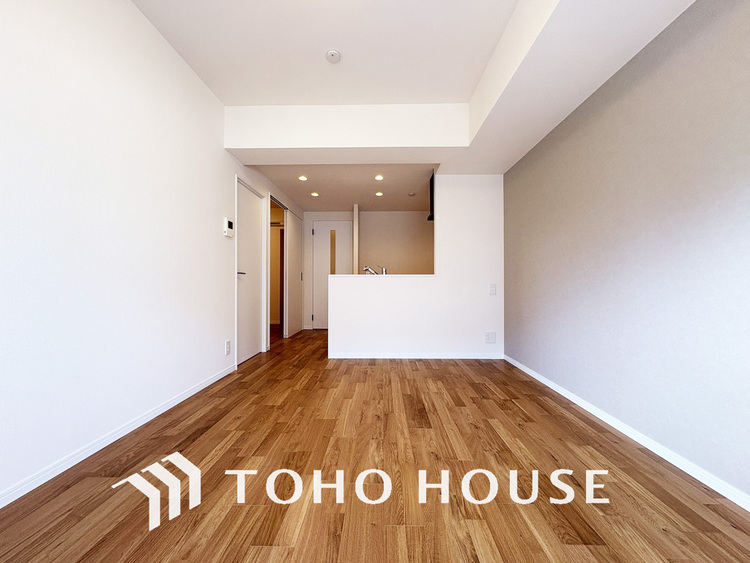 内装 広がりのある住空間、家族が集まるリビング・ダイニング