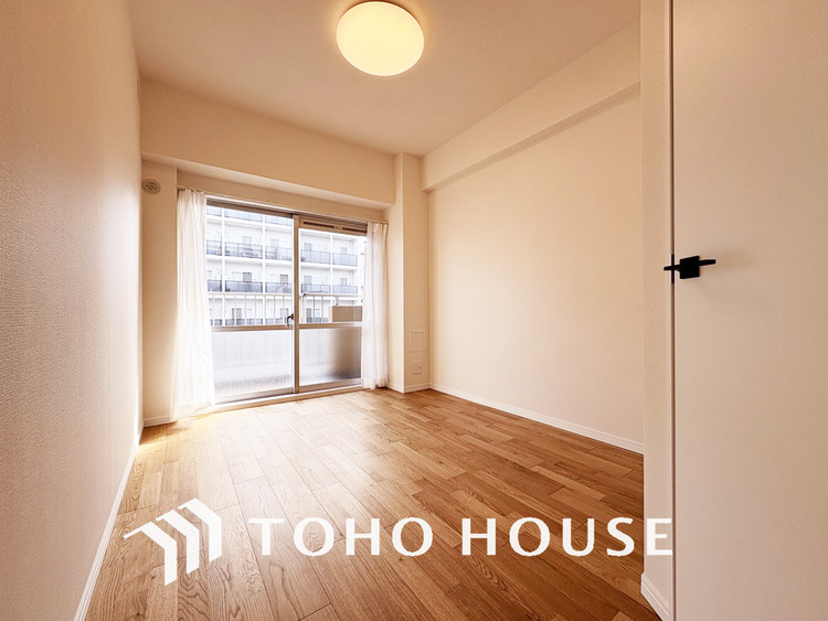 内装 シンプルですっきりとした室内は飽きのこない居心地の良い雰囲気