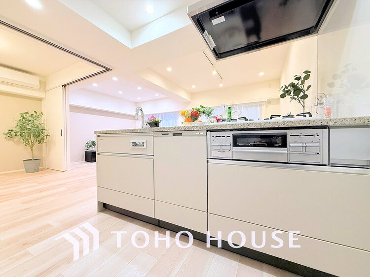 キッチン シンプルな部屋の雰囲気に溶け合うナチュラルキッチン