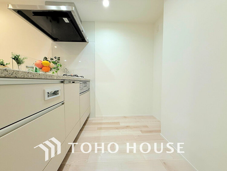 キッチン 落ち着きのあるカラーで統一された清潔感と気品が溢れるキッチン