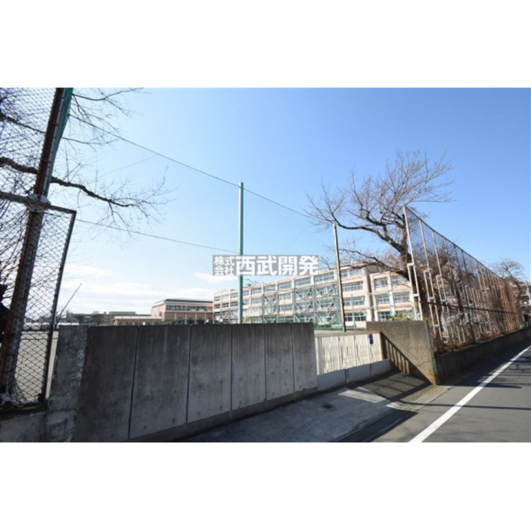 周辺 第五中学校(約850m)