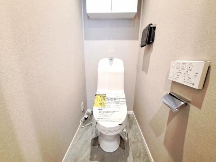 トイレ ウォシュレット付き清潔感の溢れるトイレです。落ち着いた空間で安らぎのひとときをお過ごし頂けます。