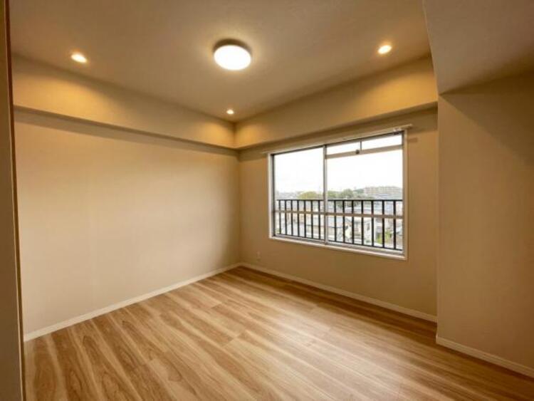 内装 【6.4帖洋室】角部屋につき全室窓有りの開放的な住空間です