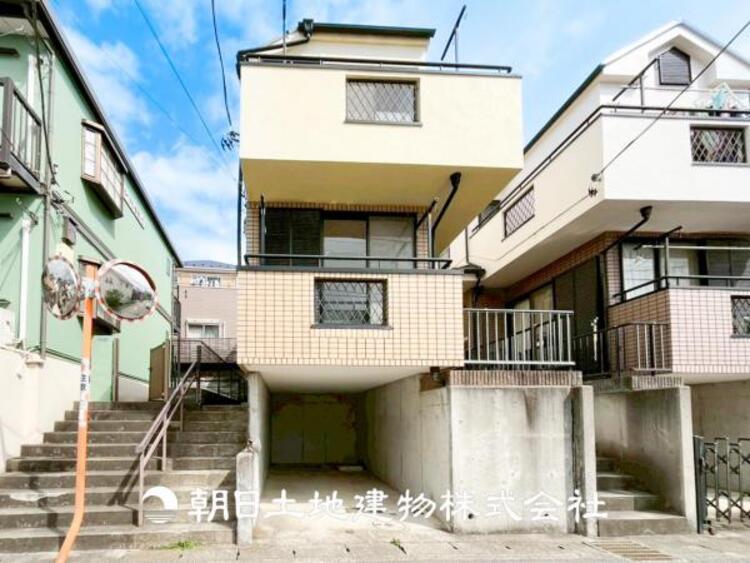 外観 【外観写真】デザインされた空間と競い合うかのような充実した建物と共に大切な家族の思い出を刻んでいきます。