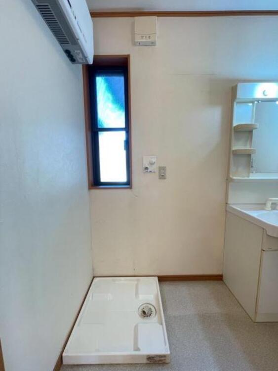 洗面 万一の水漏れにも床への漏水を防ぐ、防水パン設置済み！