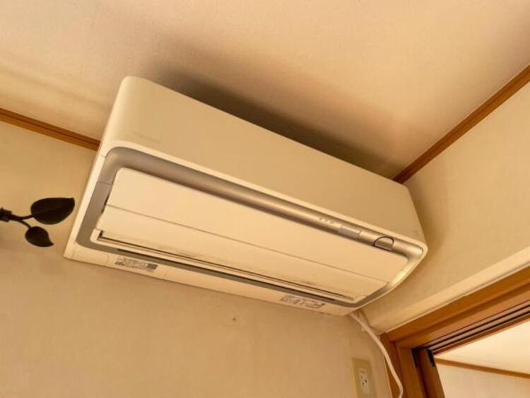 設備 リビングエアコン設置済みにつき、初期費用を抑え快適に生活が始められます！