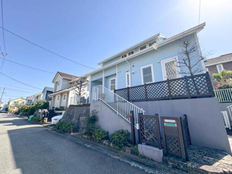 外観 空を広く感じる。緑が多いゆったり感のある安心の住環境です！！潤いのある環境でホッと生活できそうです！おしゃれな雰囲気や自然の潤いがあり、親しみやすさと個性を！街に新たな価値をもたらし続けてくれます！ 