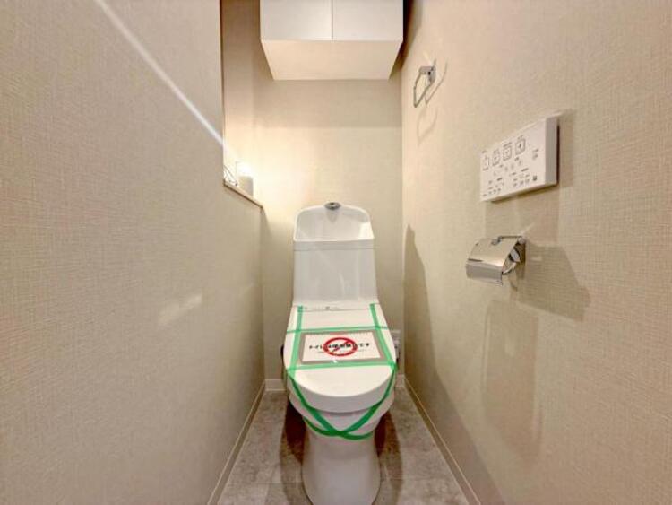 トイレ 【トイレ】ウォシュレット、保温機能付き便座など充実の設備です　お掃除がしやすくストレスフリー！！ 