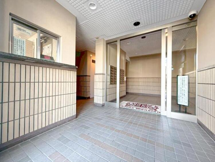 エントランス 【エントランス】重厚感の溢れるエントランスはマンションの顔！帰宅時、来客時に誇れる空間を演出します！ 