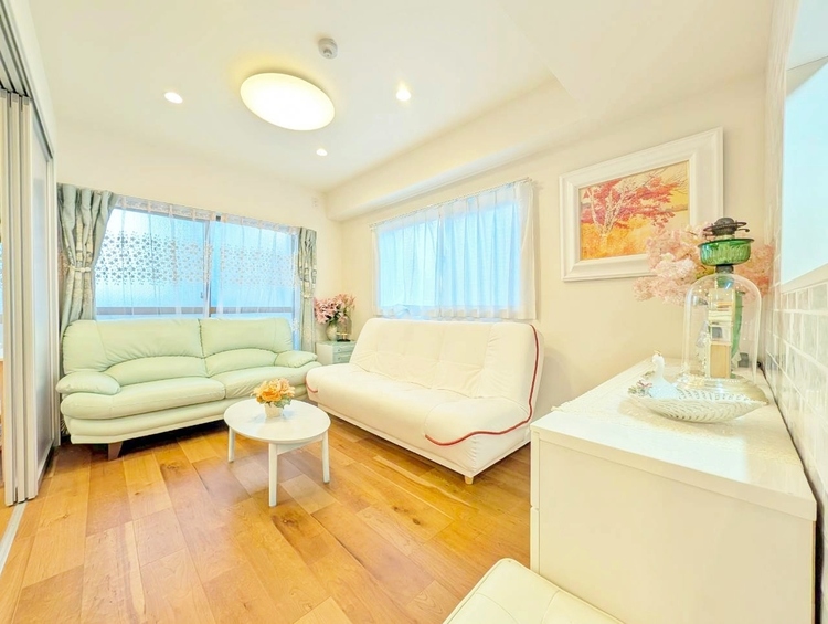 居間 居心地の良い空気感は、暮らしのステージを彩り、心からのやすらぎと満足感を与えてくれます。