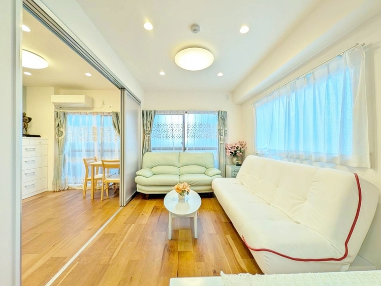 居間 豊かな居住性と、安心感を満たすクオリティが見事に調和した住空間。