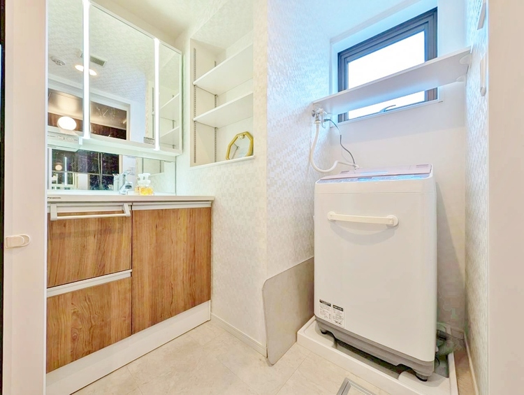 洗面 何かと物が増える場所だからこそ、スッキリと見映えの良い空間に。