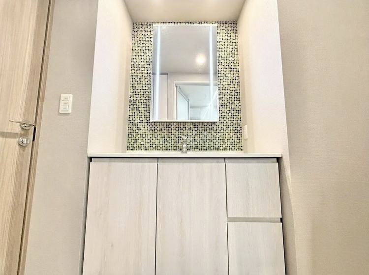 洗面 何かと物が増える場所だからこそ、スッキリと見映えの良い空間に。