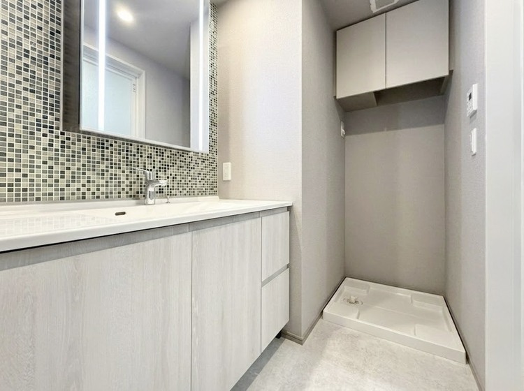 洗面 清潔感と心地よさを重視した、上質感漂うパウダールーム。