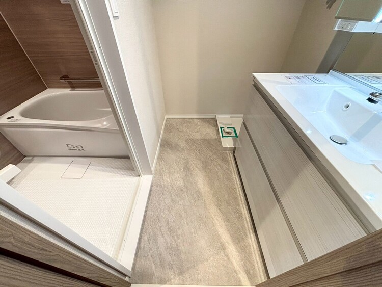 その他 十分な広さの脱衣所。