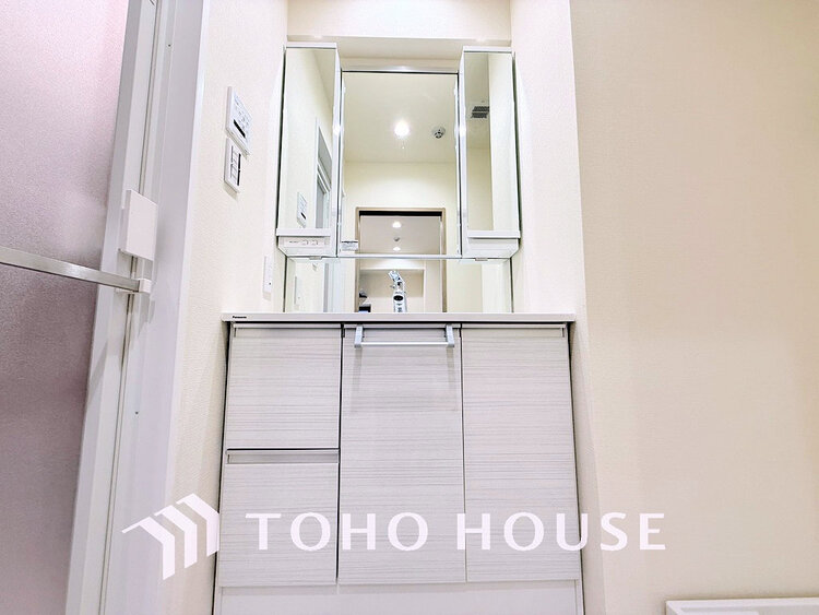洗面 大きな洗面鏡付き、朝の身支度も楽しくなりますね