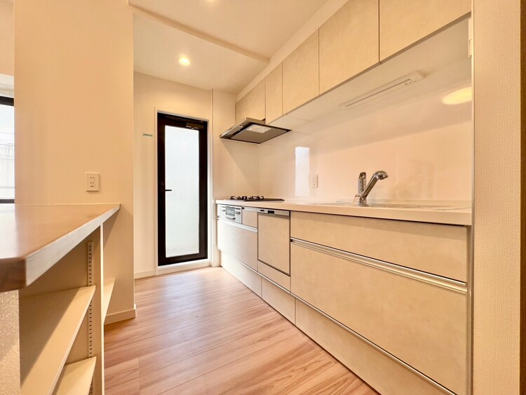 その他 開放感のあるキッチンスペース。調理をしながら、会話も弾みそうですね。