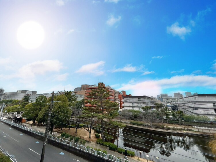 その他 眺望や窓からの景色が良いと、家で過ごす時間も快適です。