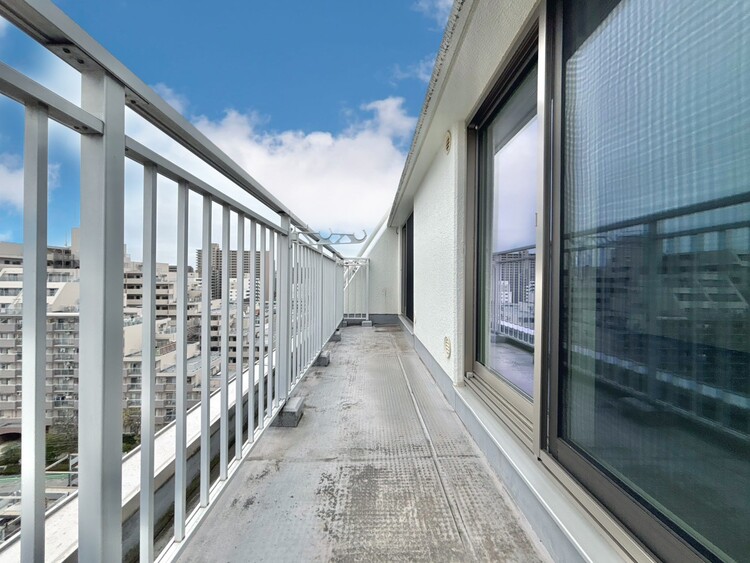 その他 朝の澄んだ空気や、夕方に吹く清々しい風を感じられるバルコニー。